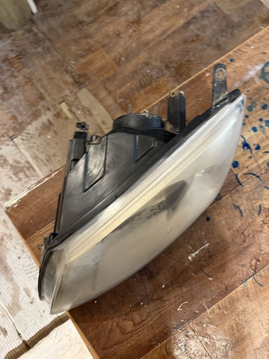 Фара гранта левая