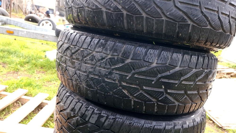 Cauciucuri 215/ 65/ 16