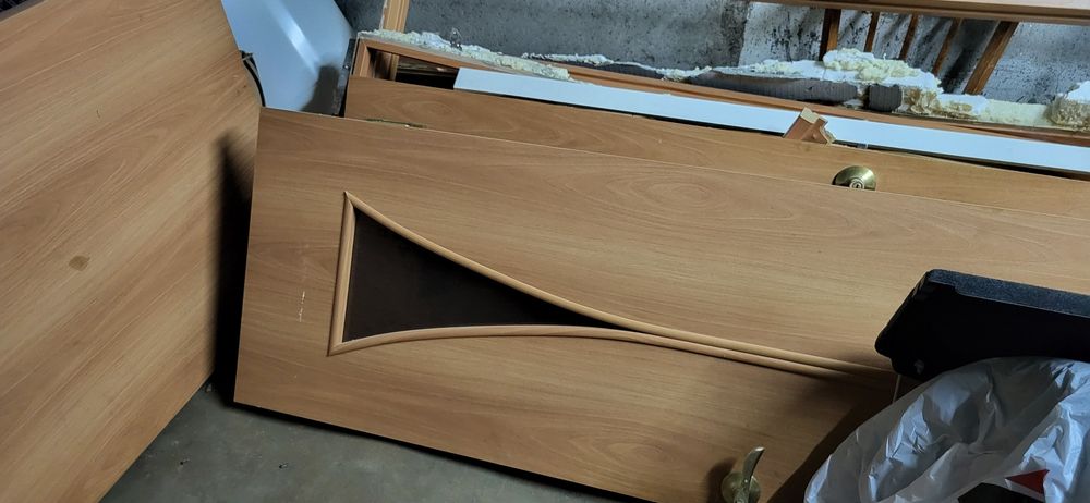 Продам двери бу по дешёвке