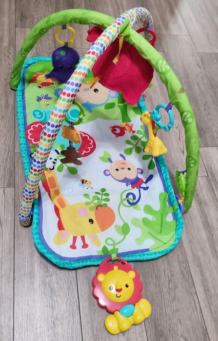 Saltea muzicală cu centru de activități Fisher price pentru bebeluși