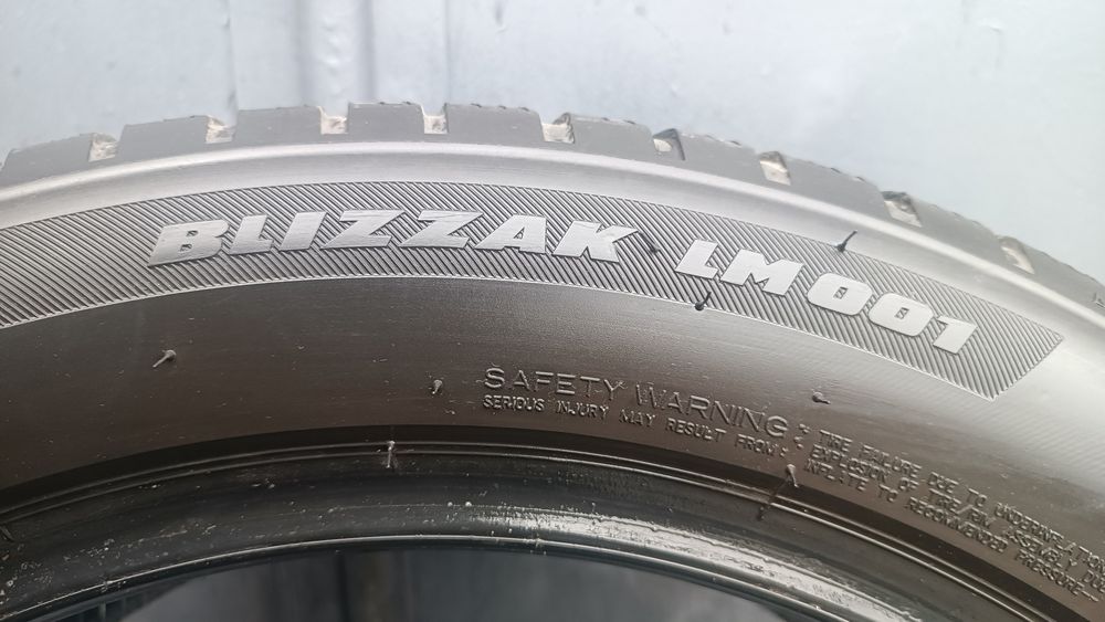 235/50/19 Bridgestone