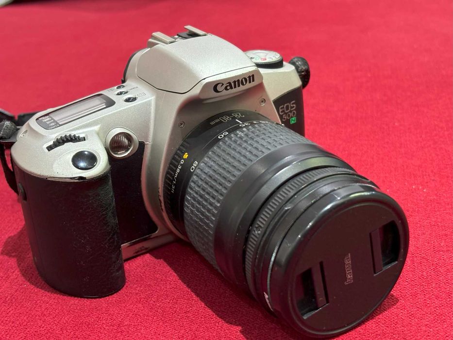 Aparat foto SLR film 35mm Canon eos500n, obiectiv 28-80mm