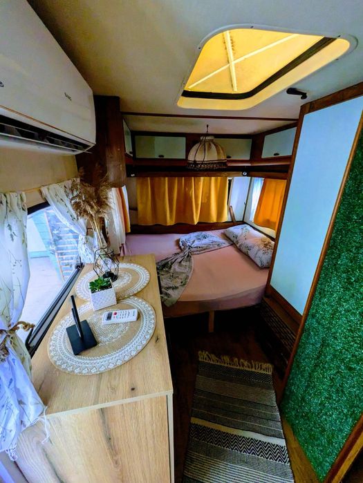 Продавам каравана с навес на къмпинг Созопол еко