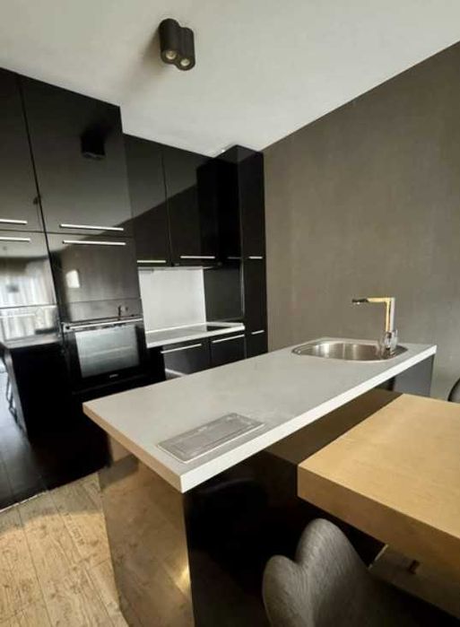 Дава се под наем Двустаен апартамент в София, Гоце Делчев - 80 кв.м за 796.62 € - Снимка #2