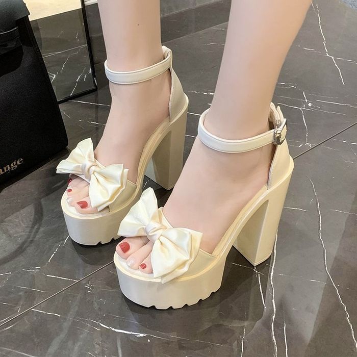 Новые босоножки.р 39 40.