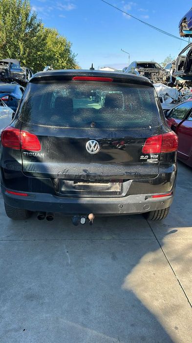 Dezmembrez Volkswagen Tiguan an 2011 2.0 diesel cod motor CFF