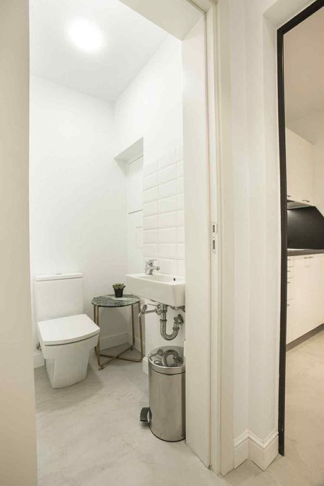 Дава се под наем Офис в София, Център - 150 кв.м за 4189.14 € - Снимка #4