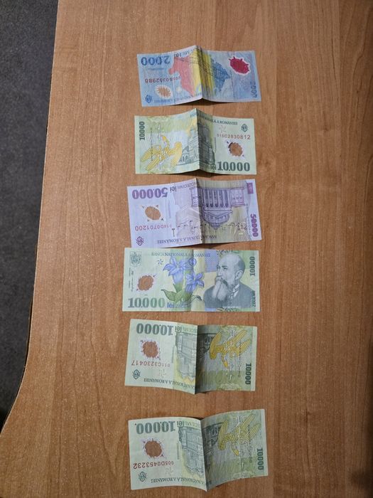 Bancnote lei vechi - 2000 Eclipsă + 50.000

+ 10.000