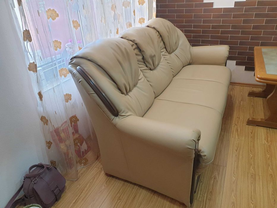 Canapea neextenibila 3 locuri-Piele-import