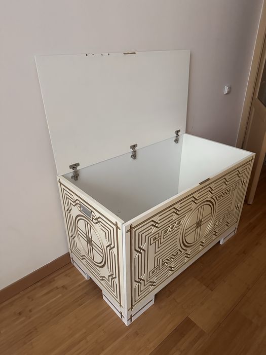 Сундук в национальном стиле