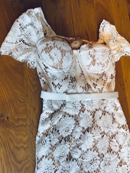 Рокля дантела от вискоза с колан