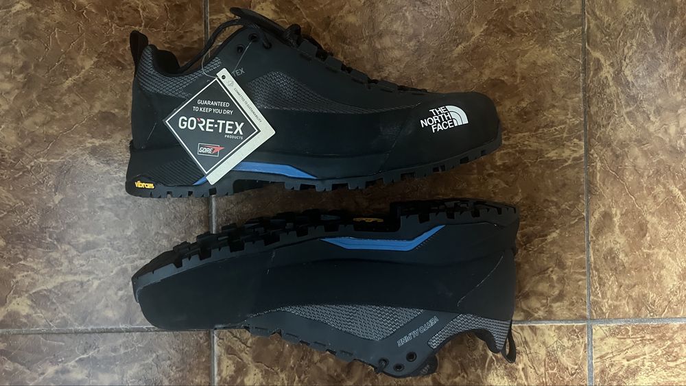 Продавъм: The North Face зимни обувки с GORE-TEX