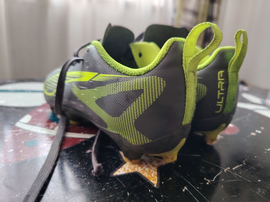 Vand Ghete de fotbal Puma   Nr 31!