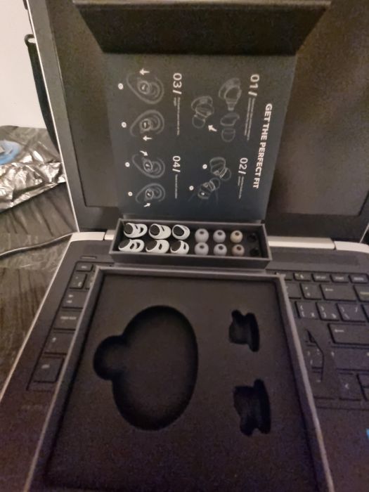 Продам наушник наушники оригинальные