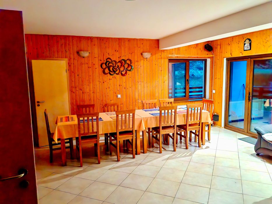 Cabană de închiriat la Dejani- la poalele Munților Făgăraș