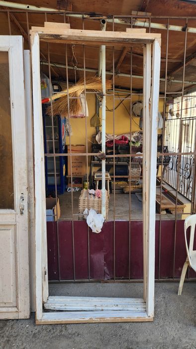 Продаётся б/у двери