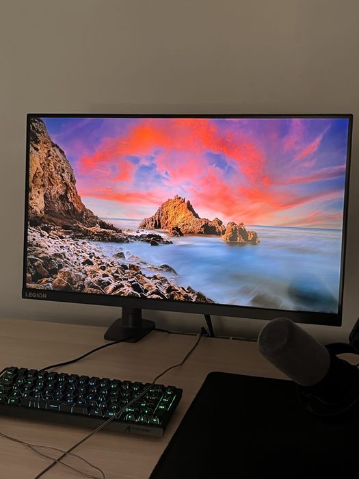 Игровой монитор Lenovo Legion