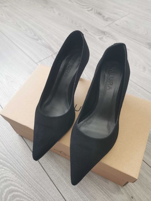 Pantofi negri din piele întoarsă naturala