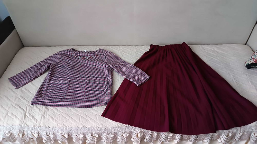 Красивая кофта и юбка