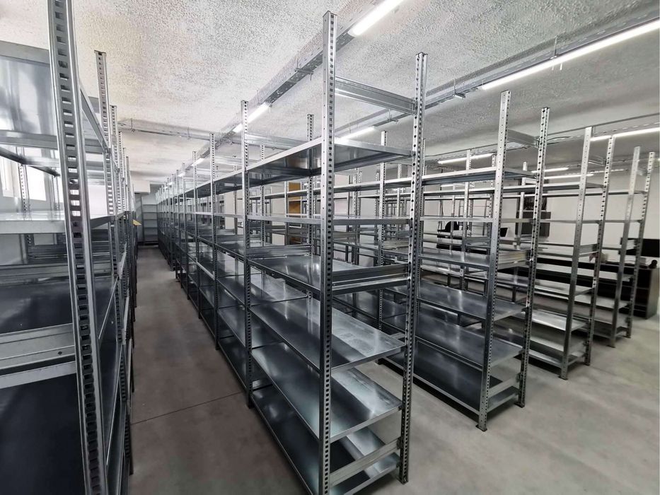 Продавам професионална стелажна система в отлично състояние