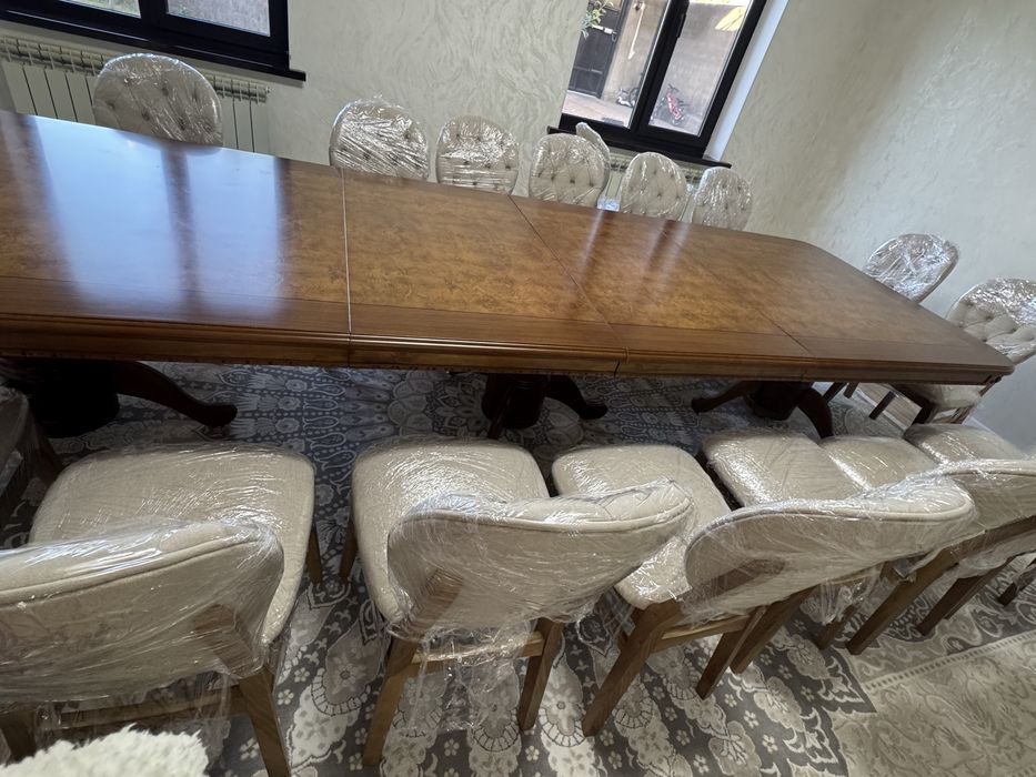 Стол для гостиной