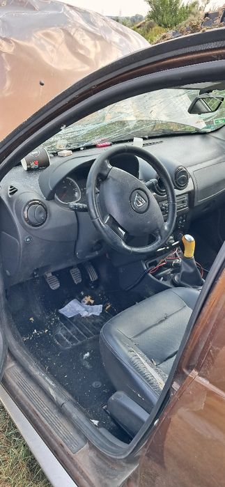 Dacia duster 1.6 benzina  si gpl, avariata