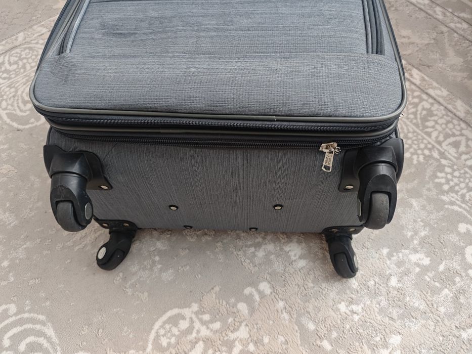 Продам чемодан на 110 л.