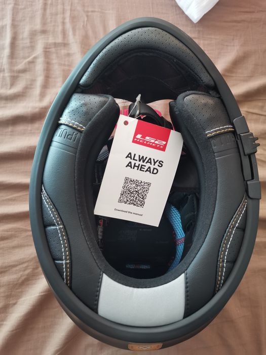 Каска за мотор LS2 Vector Evo