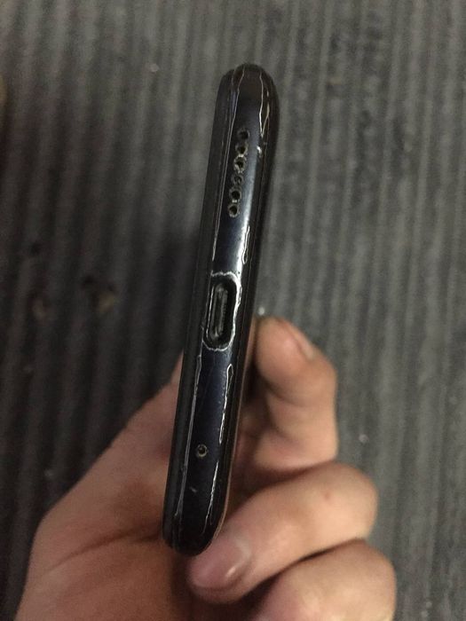 Vivo v17 8/128 gb  obmen bor tel qlila