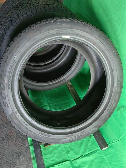 305/40R20 Pirelli 6-5,6mm stare foarte bună