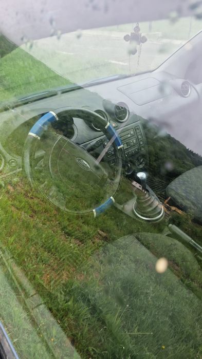 Dezmembrez Ford Fiesta 1.4 benzina