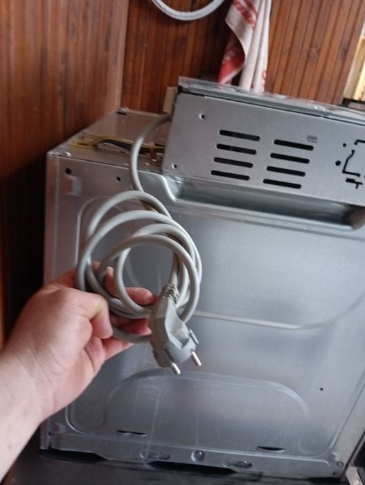 Кафява печка за вграждане с керамичен плот Миеле  Miele 2 год.Гаранция