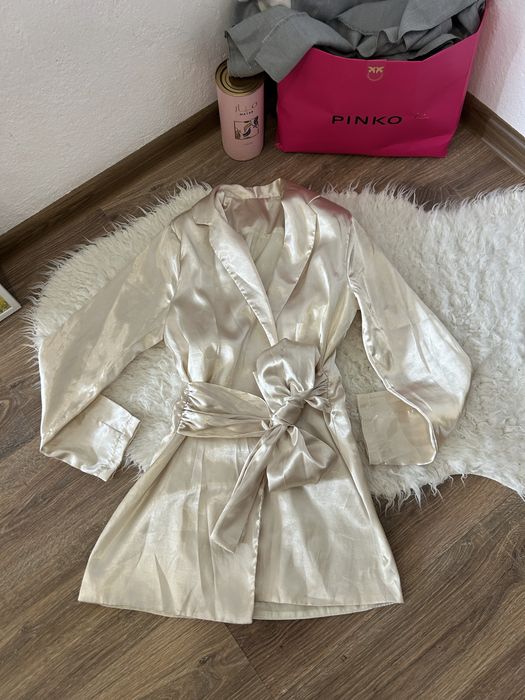 Дамски рокли zara bershka pull&bear nicole collection