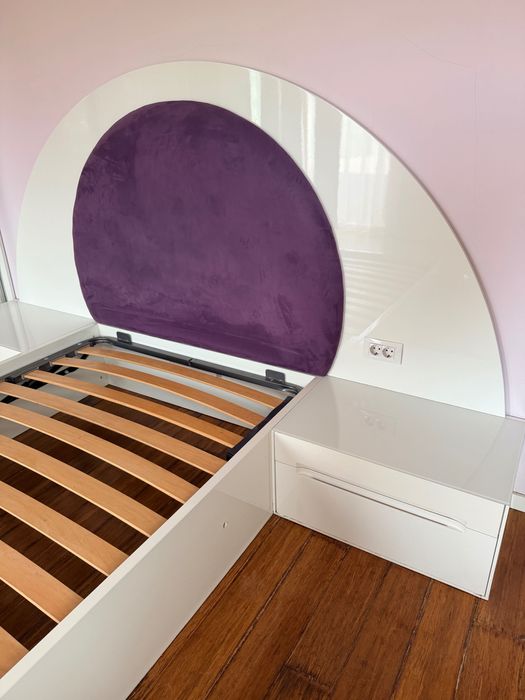 Дизайнерско MDF гланц легло 120x200 с нощни шкафчета и механизъм
