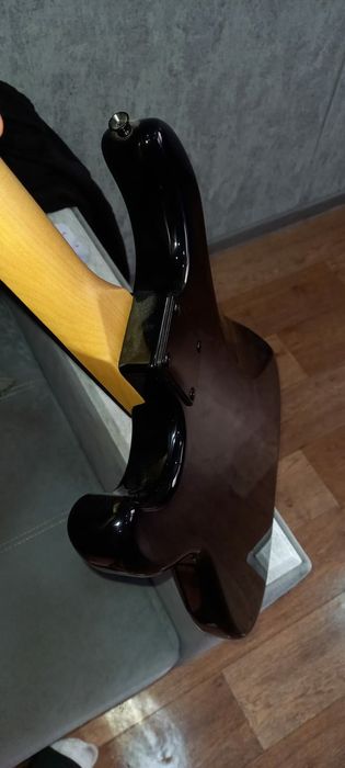 Электро гитара страдокастер в полном боекомплекте