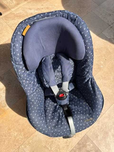 Fotoliu auto Maxi-Cosi 2wayPearl + bază ISOFIX 2wayFix, marime 67-105cm, folosit de un singur copil - stare excelenta!
