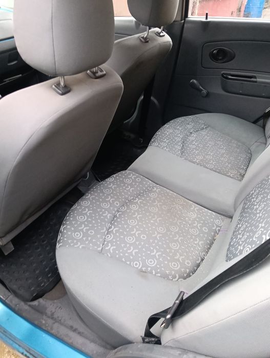 Vând Chevrolet Spark