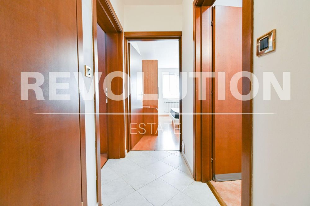 Тристаен апартамент в ж.к. Манастирски ливади.