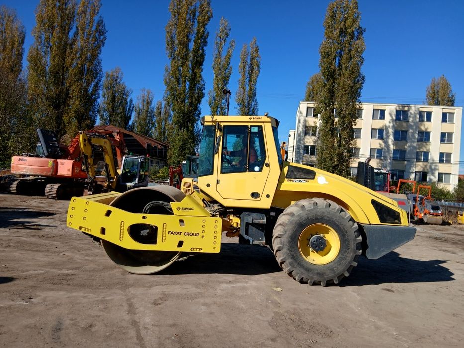 Inchiriez cilindru compactor bomag  HAMM