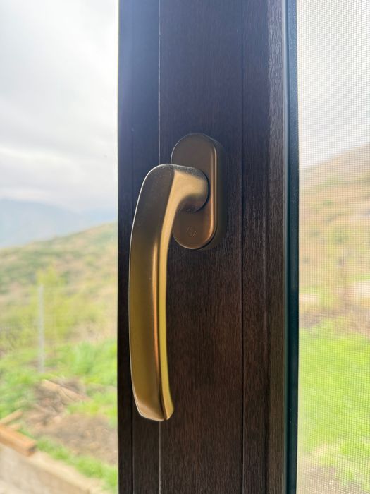 Окно пластиковое двух камерное