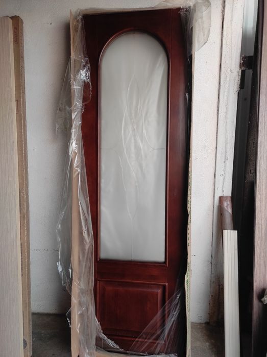 Межкомнатные двери деревянные