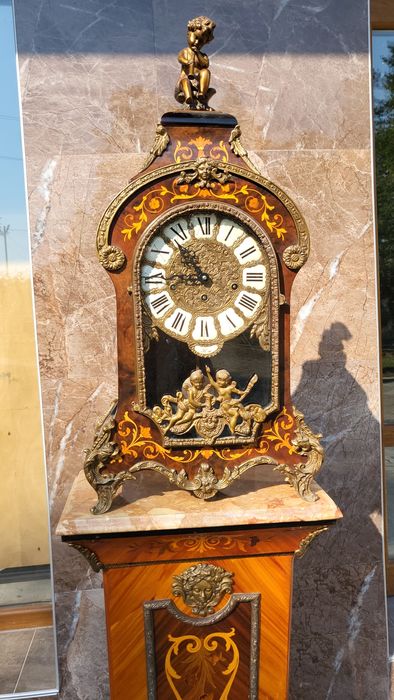 Часовник с постамент 025