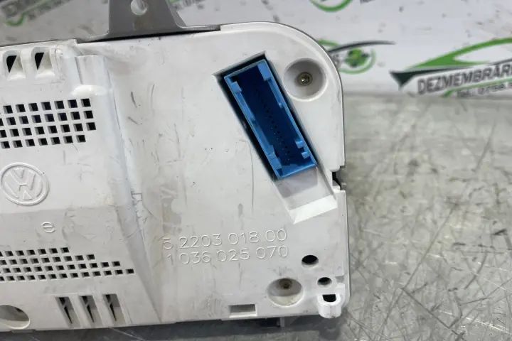 Ceasuri bord 5220301800 / 5 2203 018 00 Volkswagen VW Polo 2000