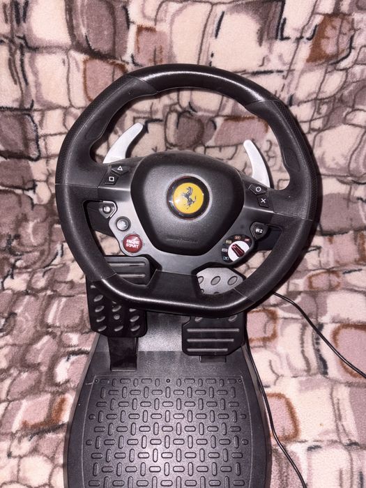 Vand volan thrustmaster ferari t80