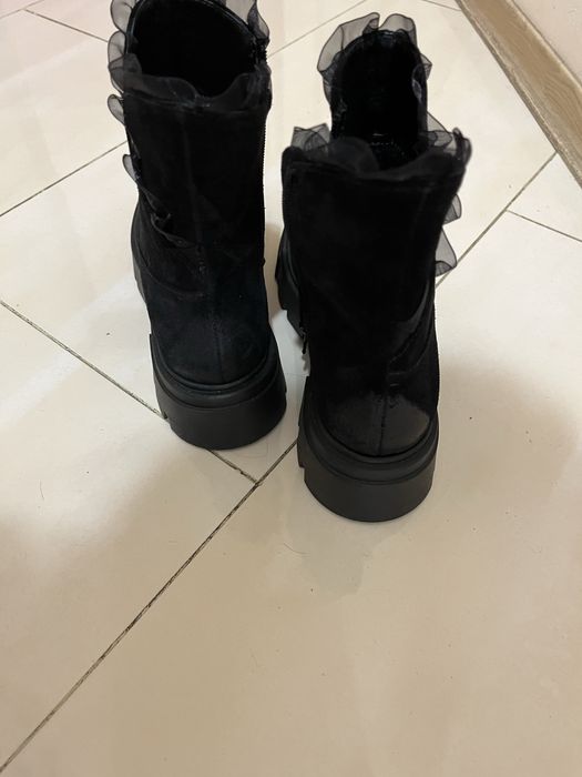 Боти естествен набук и велур