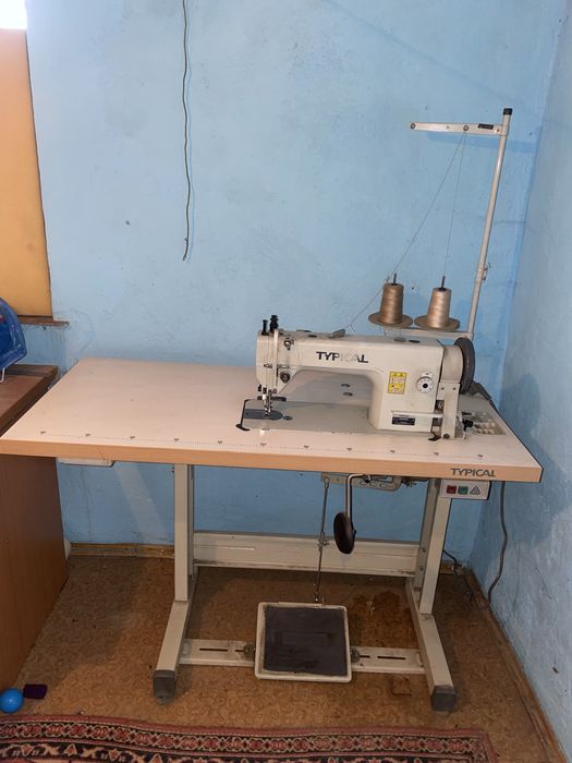 Продам машинку швейную , шагайка .