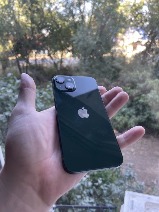 Продам IPhone 13