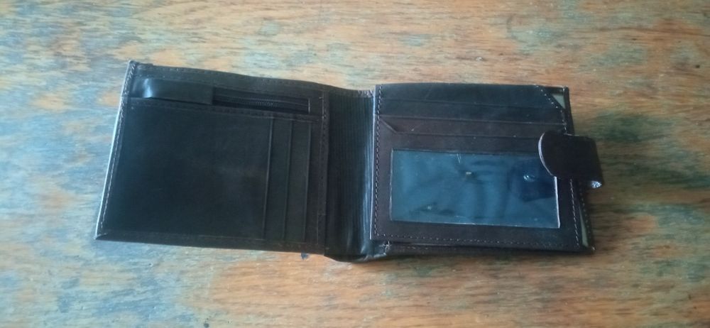 Продам кошельки мужские новые недорого