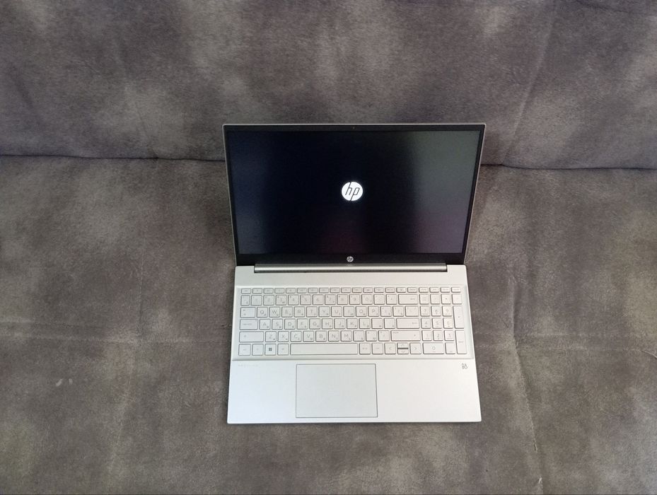 HP Pavilion 15 (Ryzen 3 5300U / 8 GB / Windows 11) идеальный