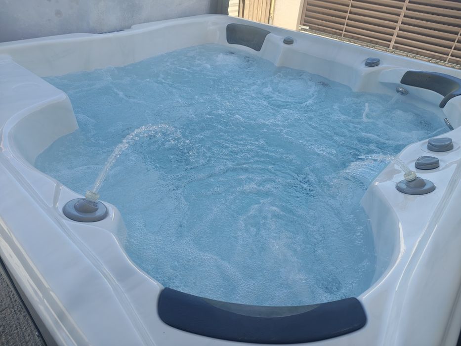 Jacuzzi exterior 5 persoane